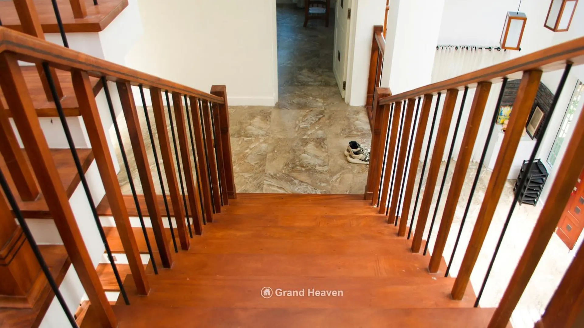 Grand Haven Luxury Villa 캔디