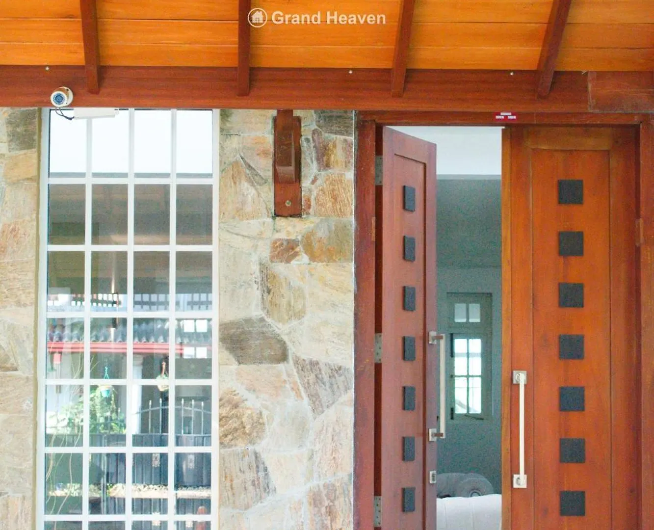 Grand Haven Luxury Villa 캔디